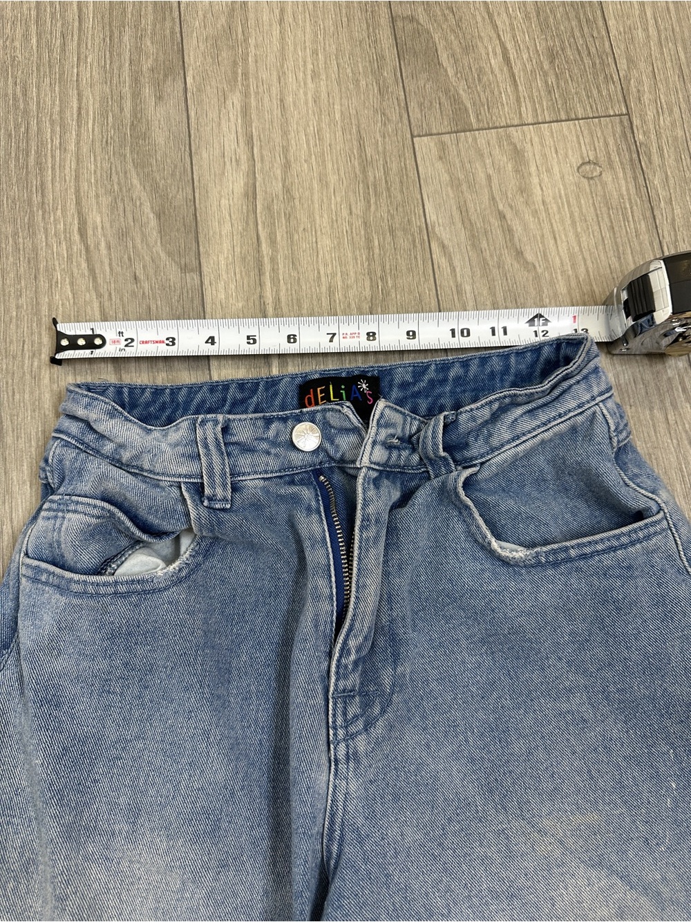 Delia*s Light Wash Jeans Small Relaxed Fit Y2K Denim - Picture 13 of 14